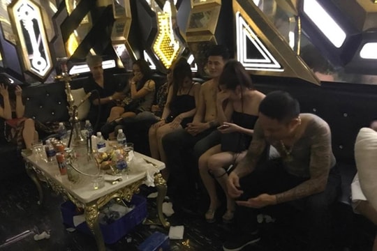 Hơn trăm 'dân bay' trong nhà hàng kinh doanh karaoke trái phép phê ma túy