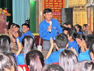 Hướng hoạt động về cơ sở, nâng chất lượng sinh hoạt chi đoàn