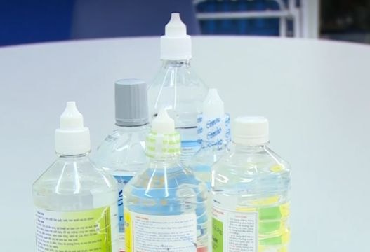 Cẩn thận với nước muối sinh lý, ôxy già 'lậu'