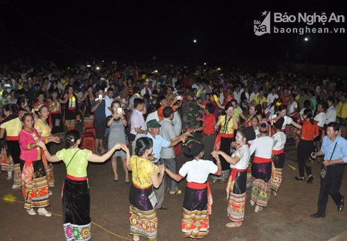 Nghệ An: Hàng nghìn người dự Lễ hội Bươn Xao