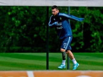 Messi đi một vòng trái đất trong 2 tuần nếu Argentina đá play-off
