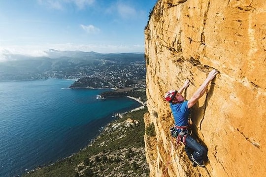 8 địa điểm leo núi đáng sợ nhất thế giới