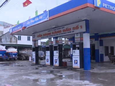 Điểm mặt 8 đại lý bán 2 triệu lít xăng bẩn ở Nghệ An