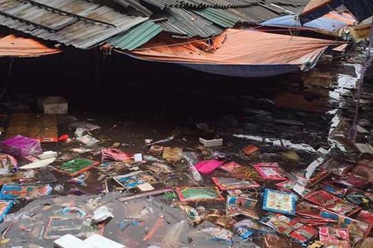 Nước mắt chợ Vinh...