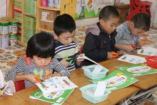 Nhiều địa phương, trường học xử lý vi phạm thu chi còn 'phản cảm'