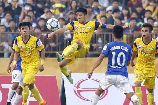 HAGL - SLNA: Đội khách có điểm