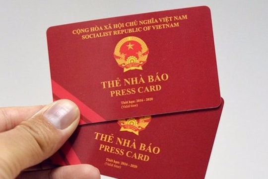 Một Phó tổng biên tập bị thu hồi Thẻ nhà báo