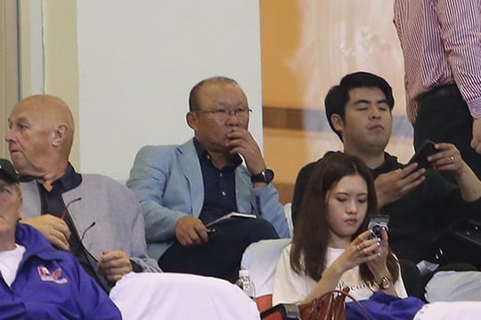 Khó có 'tuần trăng mật' cho HLV Park Hang Seo