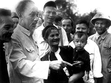 Nhớ lời Bác dạy: Dân vận phải khéo