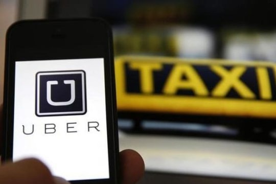 Hiệp hội Taxi Hà Nội kiến nghị dán tem lên xe Uber, Grab