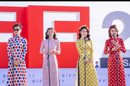 'Cô Ba Sài Gòn' khiến phụ nữ Hàn muốn thử áo dài Việt