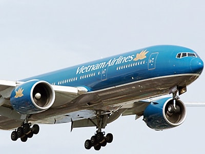 Máy bay Vietnam Airlines hạ cánh khẩn cấp để cứu hành khách