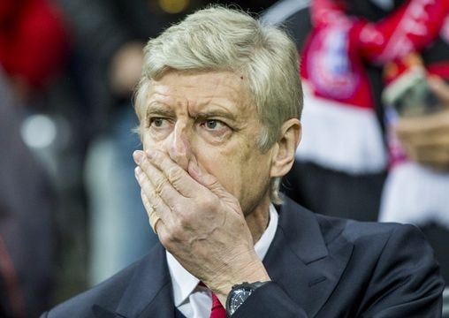 HLV Wenger đối diện án phạt của FA do vạ miệng