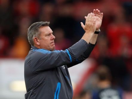 Leicester sa thải HLV Craig Shakespeare