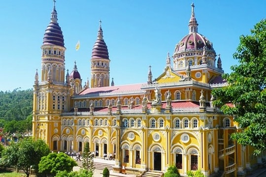 8 giáo đường đẹp nhất ở xứ Nghệ