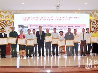 Tiếp tục phát huy vai trò, vị trí của người uy tín vùng dân tộc thiểu số