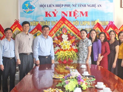 Bí thư Tỉnh ủy chúc mừng Hội Liên hiệp phụ nữ tỉnh nhân ngày truyền thống