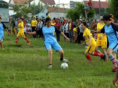Giao lưu bóng đá gắn kết tình thân giữa phụ nữ lương - giáo