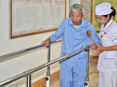 Điều trị cứng khớp gối bằng vật lý trị liệu ở Nghệ An