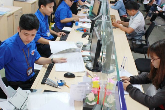 TP.Hồ Chí Minh sẽ cấm công chức mặc quần jean, áo thun trong giờ làm