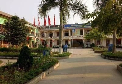 Bênh con, phụ huynh đến đánh học sinh và hiệu trưởng