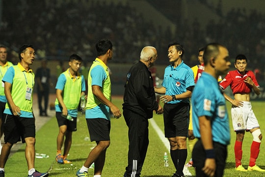 HLV Thanh Hóa: 'BTC V.League nên công bố trước đội vô địch từ đầu mùa'