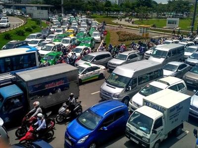 TP. Hồ Chí Minh: Giảm tải ùn tắc bằng cách...thu phí