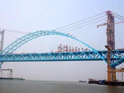 Trung Quốc xây cầu vòm thép dài nhất thế giới
