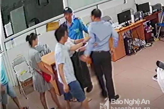 Nghệ An: Kỷ luật Chủ tịch UBND phường có mặt trong vụ hành hung y bác sĩ