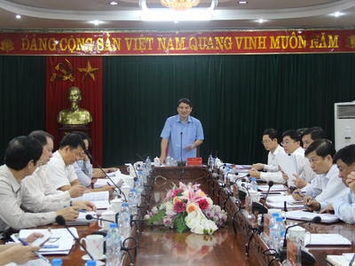 Ban Thường vụ Tỉnh ủy Nghệ An sẽ ban hành chỉ thị chống 'lạm thu'