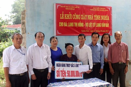 Hỗ trợ 50 triệu đồng xây nhà tình nghĩa cho vợ liệt sỹ