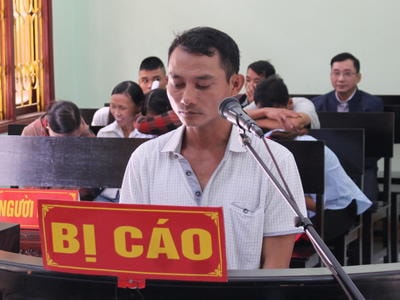 Mua thuốc nổ bán kiếm lời lĩnh 15 tháng tù