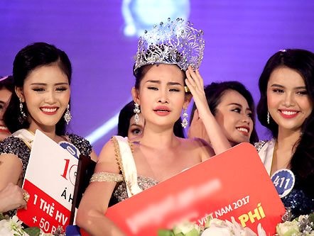 Lùm xùm về vương miện Hoa hậu Đại dương vừa được trao