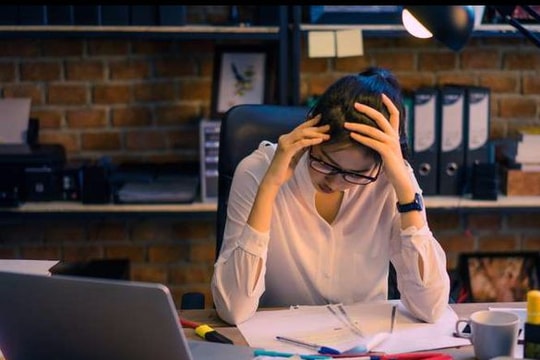 Công việc văn phòng ảnh hưởng đến sức khoẻ như thế nào?