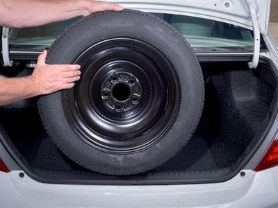 Vì sao nhiều hãng ôtô bỏ lốp dự phòng?