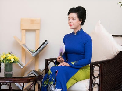 NSƯT Chiều Xuân diện áo dài khoe nhan sắc tuổi 50