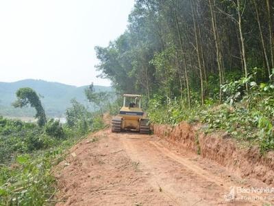 Đã mở đường vào nơi thực hiện công trình đầu mối dự án Bản Mồng