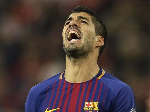 Messi, Suarez phung phí cơ hội, Barca lỡ dịp giành vé sớm