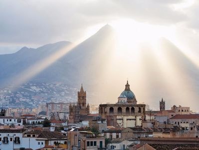 Trùm mafia ra lệnh giết con gái vì yêu cảnh sát