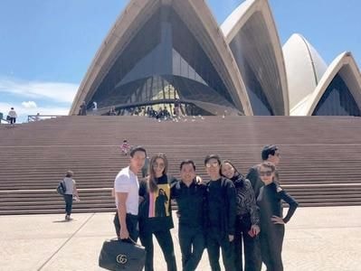 Kim Lý đi du lịch với 'mẹ vợ tương lai'