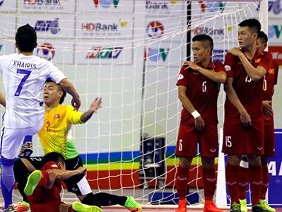 Thủ môn sai lầm, Việt Nam thua bán kết giải futsal Đông Nam Á