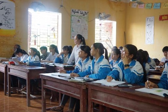 Cấm học sinh không nói tục khi sử dụng Facebook