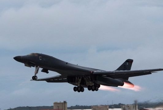 Máy bay ném bom chiến lược hạt nhân của Mỹ áp sát Triều Tiên