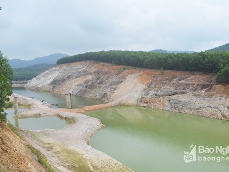 Hoàn thành cưỡng chế, bàn giao mặt bằng dự án hồ chứa nước Bản Mồng