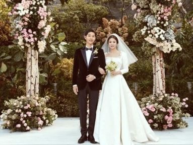 Gửi lời cảm ơn sau đám cưới, Song Hye Kyo nhận được 'triệu tim'