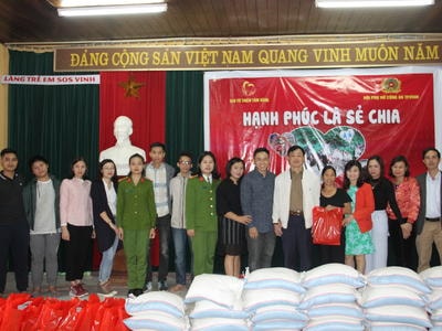 Làng trẻ SOS Vinh nhận quà ý nghĩa đầu đông