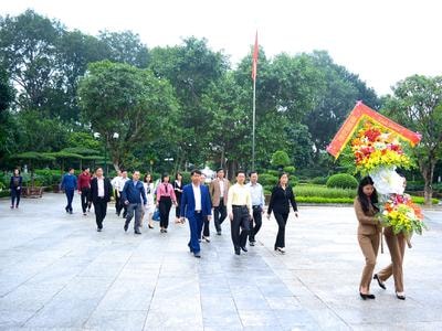 Tỉnh ủy Quảng Ninh dâng hương tại Khu di tích Kim Liên