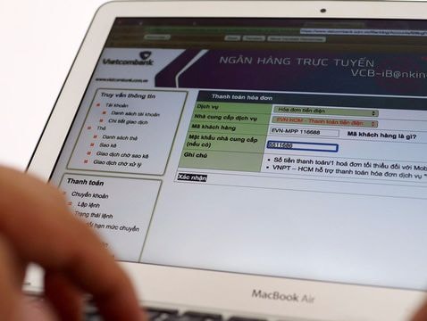 An toàn cho khách, ngân hàng siết giao dịch điện tử