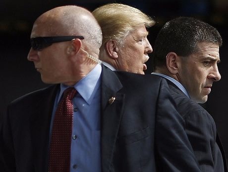 Điều ít biết về những người 'sẵn sàng đỡ đạn' thay cho Tổng thống Mỹ