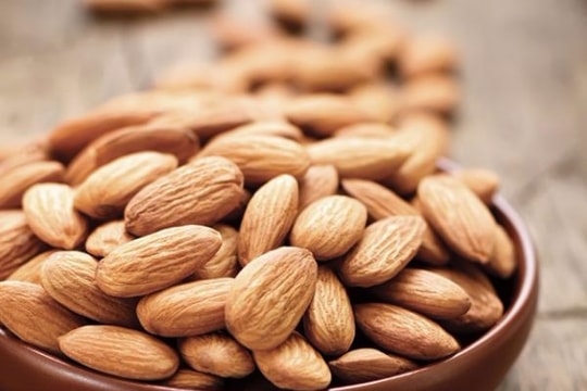 Ăn quả hạnh nhân buổi sáng để sống thọ